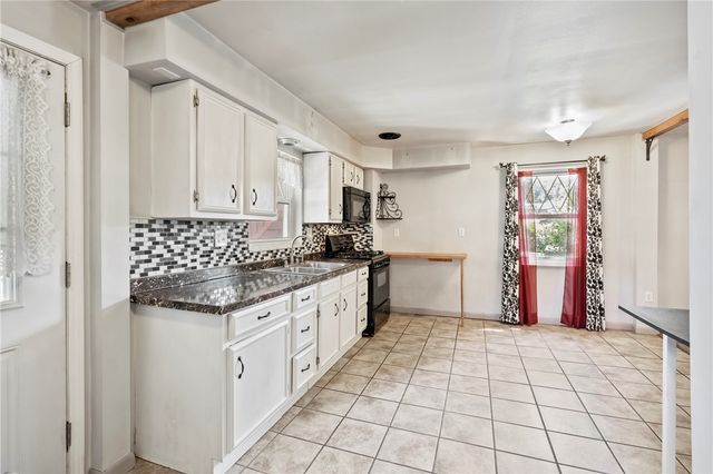 126 4th St, Neville Twp, PA 15225