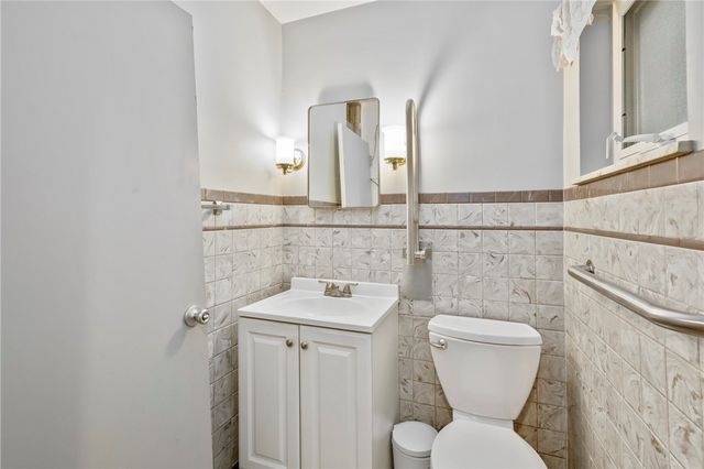126 4th St, Neville Twp, PA 15225