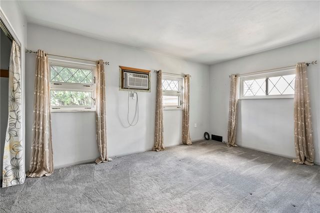 126 4th St, Neville Twp, PA 15225