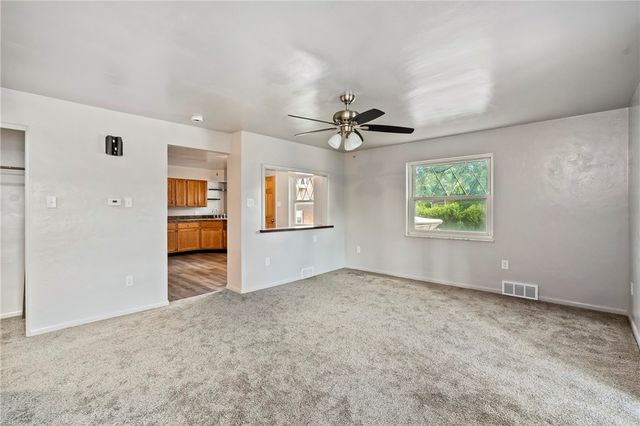 126 4th St, Neville Twp, PA 15225