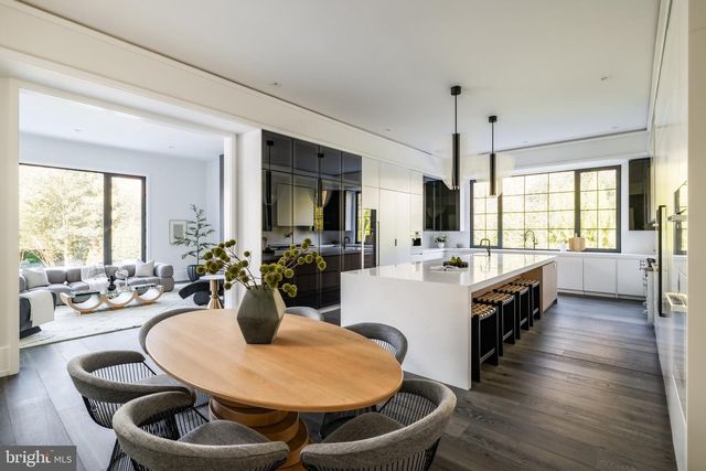 1102 CHAIN BRIDGE RD, Mclean, VA 22101