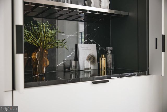 1102 CHAIN BRIDGE RD, Mclean, VA 22101