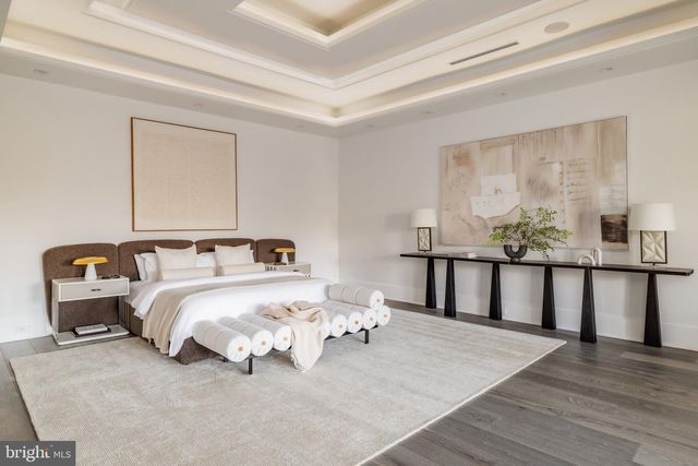 1102 CHAIN BRIDGE RD, Mclean, VA 22101