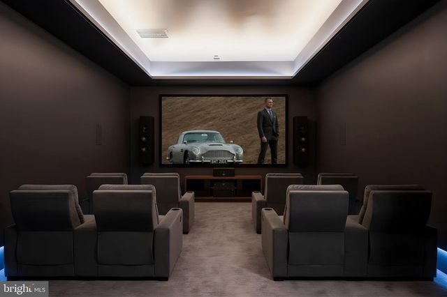 1102 CHAIN BRIDGE RD, Mclean, VA 22101