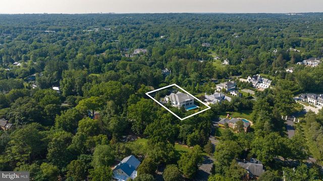 1102 CHAIN BRIDGE RD, Mclean, VA 22101