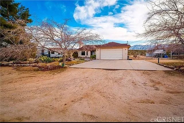 13510 E Avenue W11, Pearblossom, CA 93553