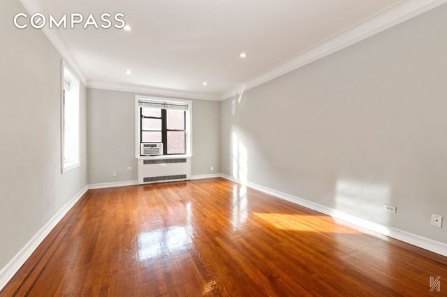 2540 31st Ave Apt 6E, New York City, NY 11106