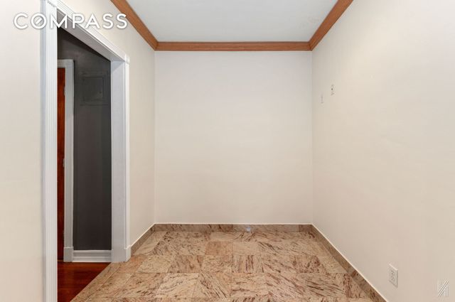 2540 31st Ave Apt 6E, New York City, NY 11106