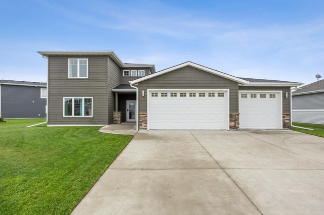1029 44th Avenue S, Moorhead, MN 56560