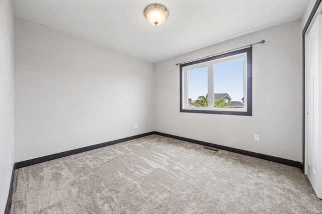 1029 44th Avenue S, Moorhead, MN 56560