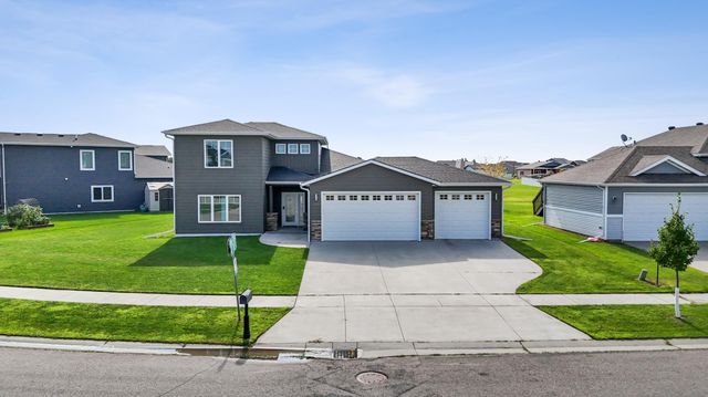 1029 44th Avenue S, Moorhead, MN 56560