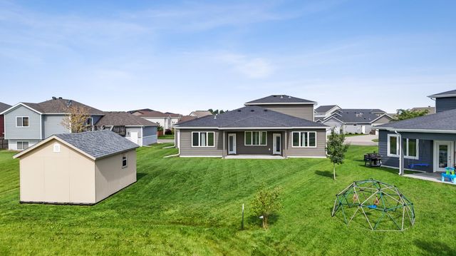 1029 44th Avenue S, Moorhead, MN 56560