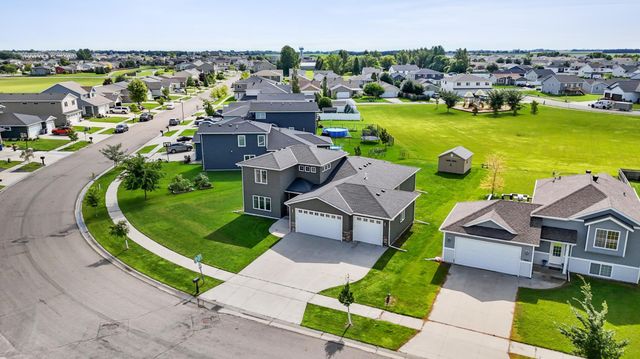 1029 44th Avenue S, Moorhead, MN 56560