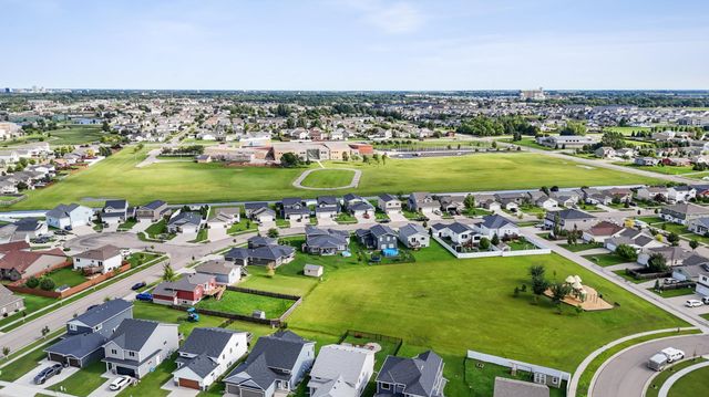 1029 44th Avenue S, Moorhead, MN 56560