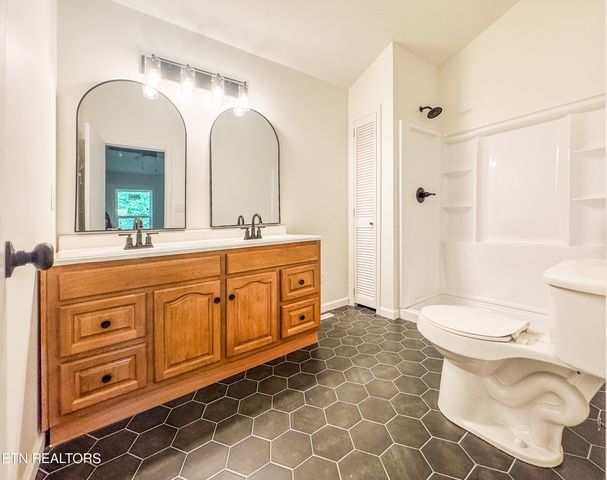 422 Willow Tree Lane, Morristown, TN 37814
