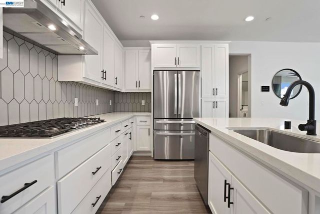 4323 Lennox Ln, Tracy, CA 95377