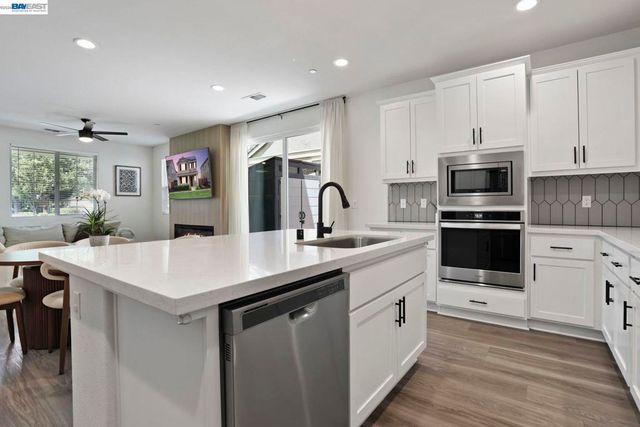 4323 Lennox Ln, Tracy, CA 95377