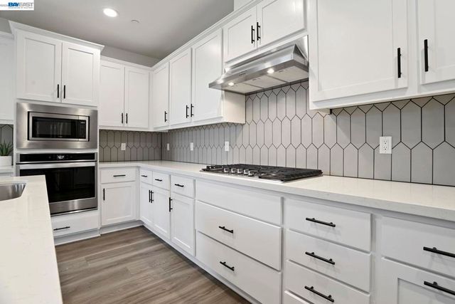4323 Lennox Ln, Tracy, CA 95377