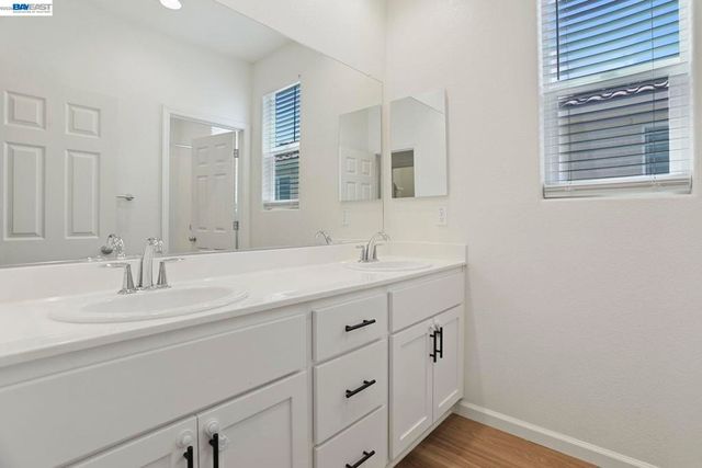 4323 Lennox Ln, Tracy, CA 95377