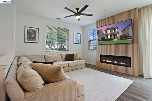 4323 Lennox Ln, Tracy, CA 95377
