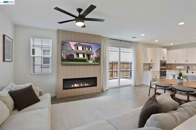 4323 Lennox Ln, Tracy, CA 95377