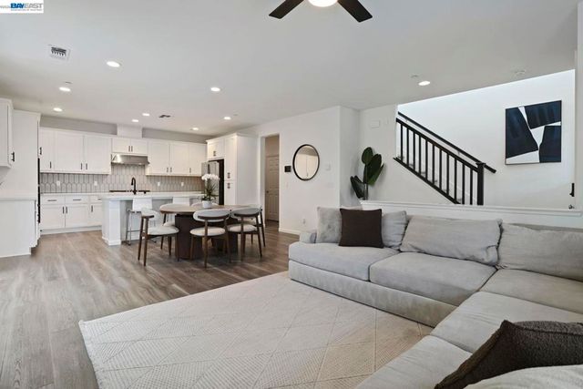 4323 Lennox Ln, Tracy, CA 95377