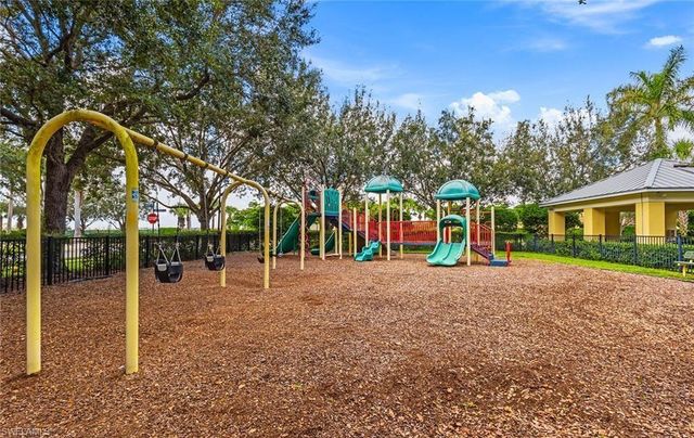 2828 Citrus ST, Naples, FL 34120