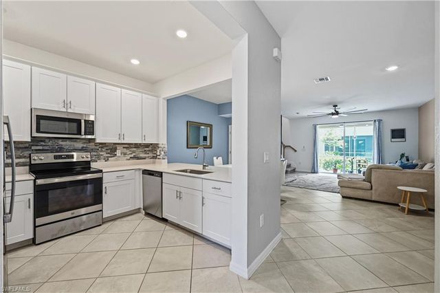 2828 Citrus ST, Naples, FL 34120