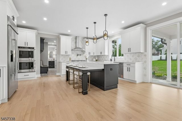616 S Chestnut St, Westfield Town, NJ 07090