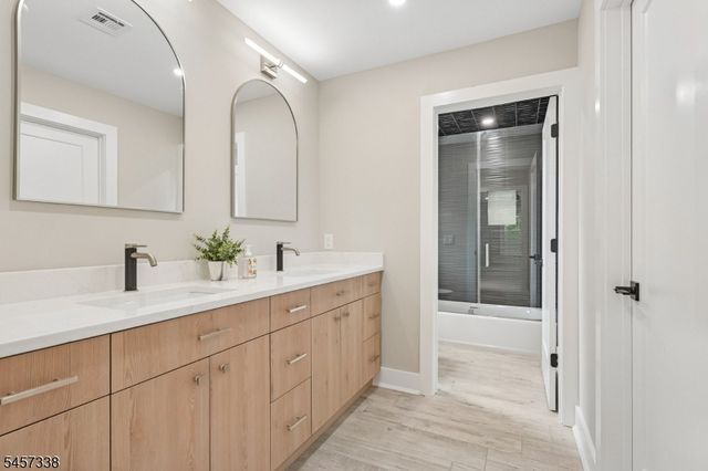 616 S Chestnut St, Westfield Town, NJ 07090
