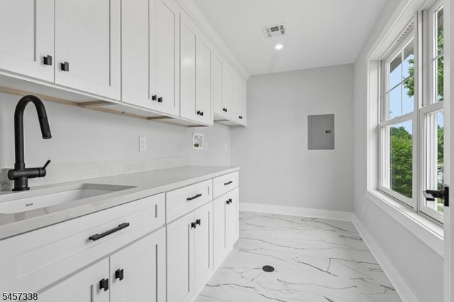 616 S Chestnut St, Westfield Town, NJ 07090