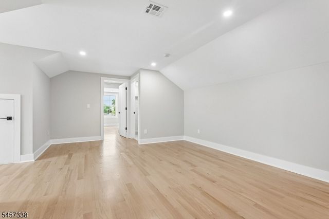 616 S Chestnut St, Westfield Town, NJ 07090
