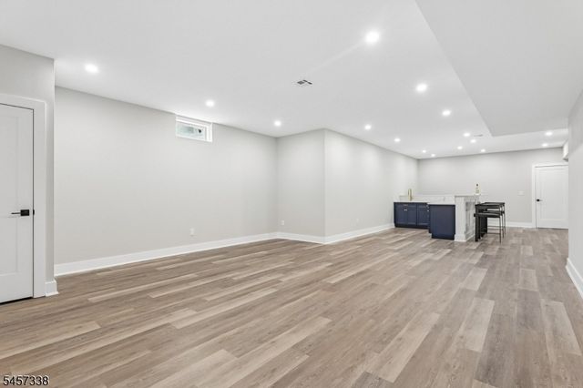 616 S Chestnut St, Westfield Town, NJ 07090