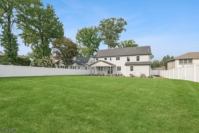 616 S Chestnut St, Westfield Town, NJ 07090