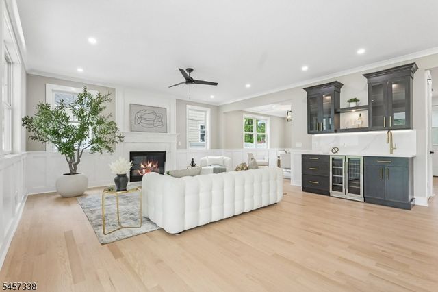 616 S Chestnut St, Westfield Town, NJ 07090