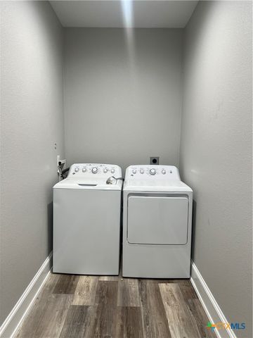 5899 Denmans Loop, Belton, TX 76513