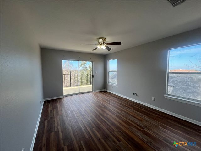 5899 Denmans Loop, Belton, TX 76513