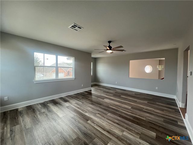 5899 Denmans Loop, Belton, TX 76513