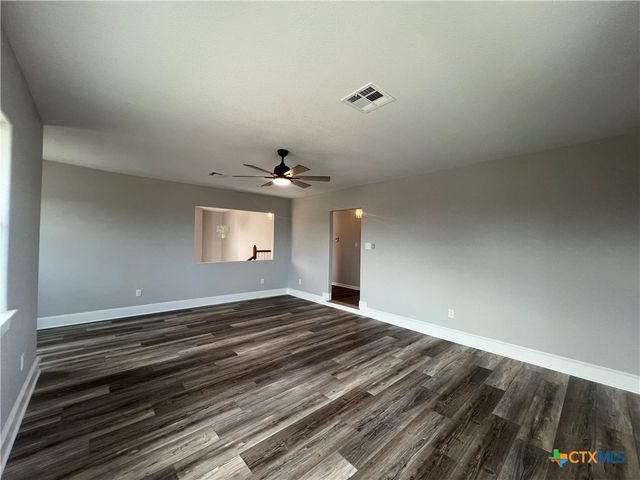 5899 Denmans Loop, Belton, TX 76513