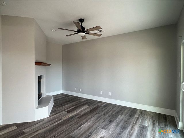 5899 Denmans Loop, Belton, TX 76513