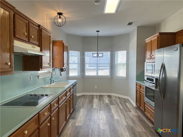 5899 Denmans Loop, Belton, TX 76513