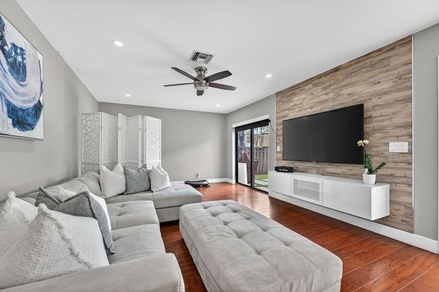 2692 NW 99th Avenue 2692, Coral Springs, FL 33065