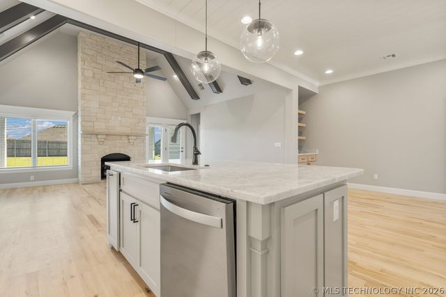 6705 S Fir Avenue, Broken Arrow, OK 74011