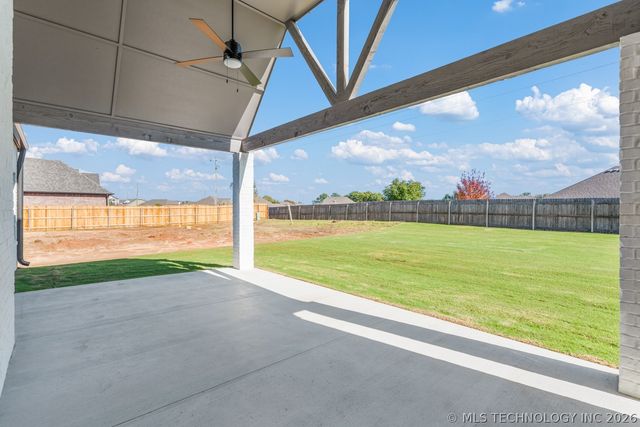 6705 S Fir Avenue, Broken Arrow, OK 74011