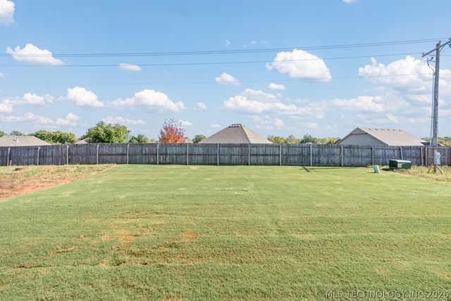 6705 S Fir Avenue, Broken Arrow, OK 74011