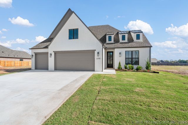 6705 S Fir Avenue, Broken Arrow, OK 74011