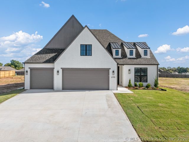 6705 S Fir Avenue, Broken Arrow, OK 74011