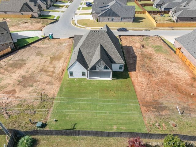 6705 S Fir Avenue, Broken Arrow, OK 74011