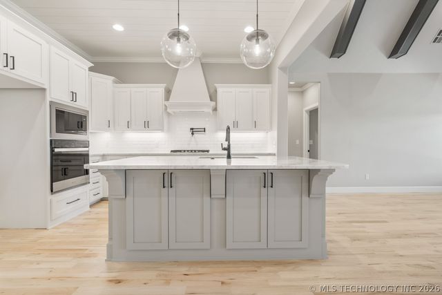 6705 S Fir Avenue, Broken Arrow, OK 74011