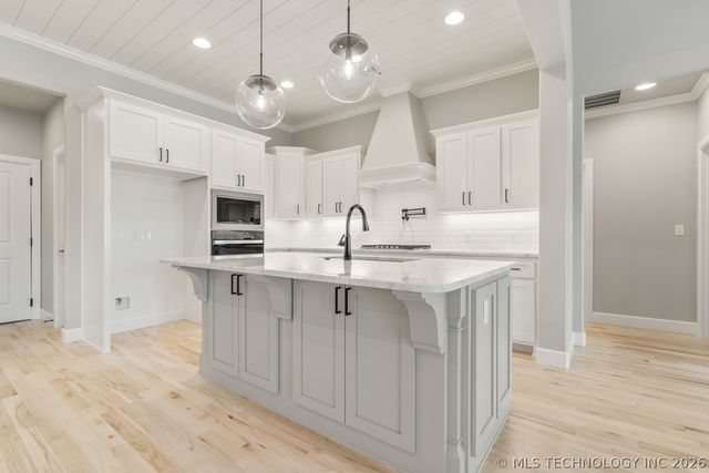 6705 S Fir Avenue, Broken Arrow, OK 74011